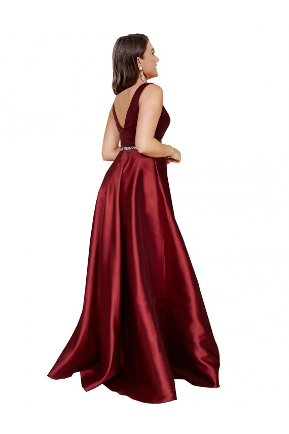Borgoña línea A Cuello en V Satén Largo Formales Vestidos de dama de honor / Vestidos de fiesta Tiendas