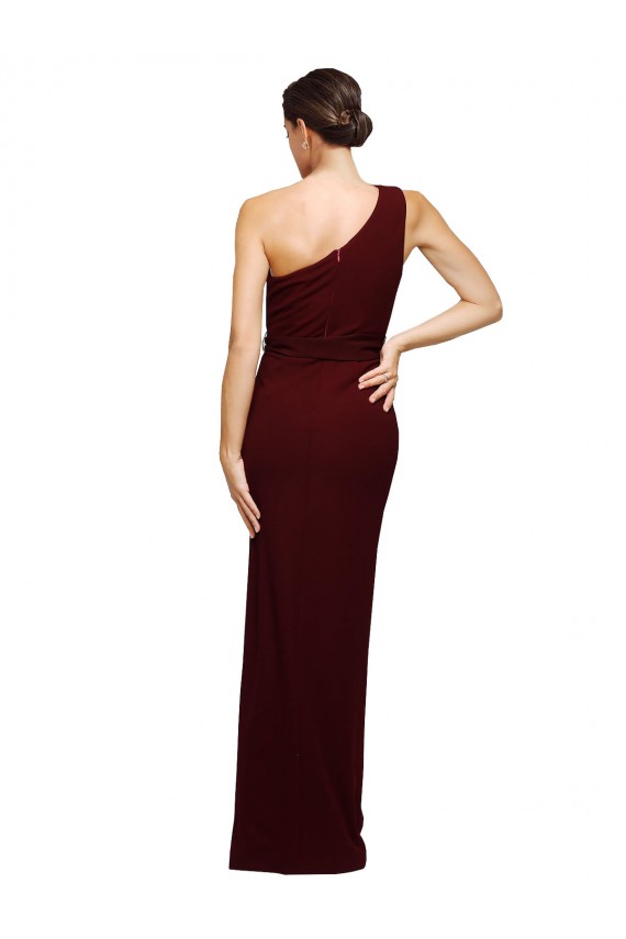 Borgoña oscuro Cubierta Un Hombre Crepé Elástico Largo Formales Vestidos de dama de honor / Vestidos de fiesta Tiendas
